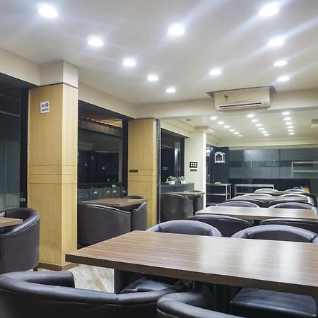 Super Townhouse Oak Sr Hotel Wakad Pune Exterior photo