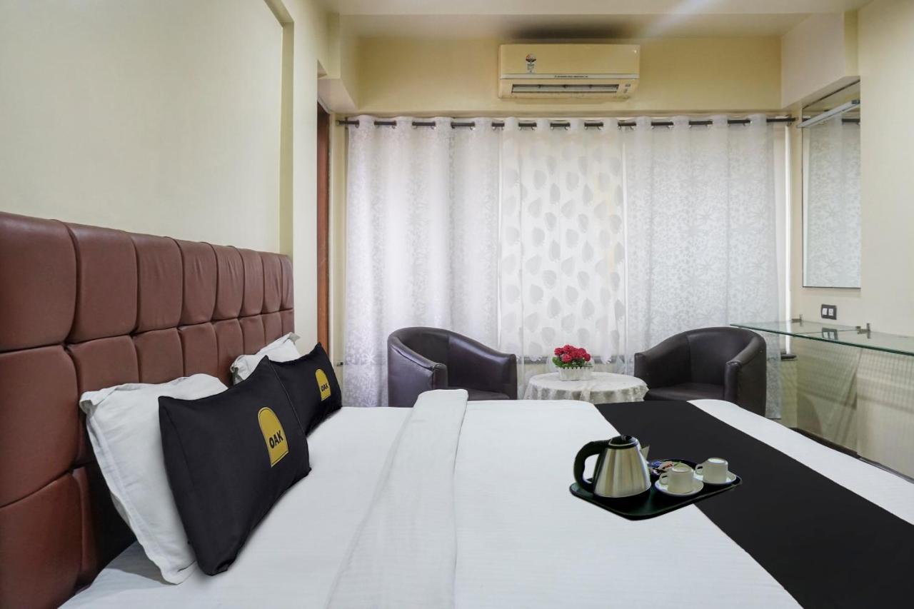 Super Townhouse Oak Sr Hotel Wakad Pune Exterior photo