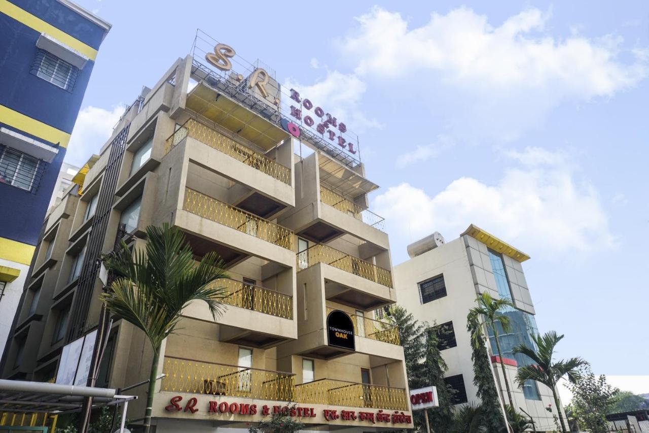 Super Townhouse Oak Sr Hotel Wakad Pune Exterior photo