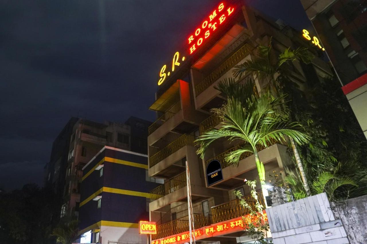 Super Townhouse Oak Sr Hotel Wakad Pune Exterior photo