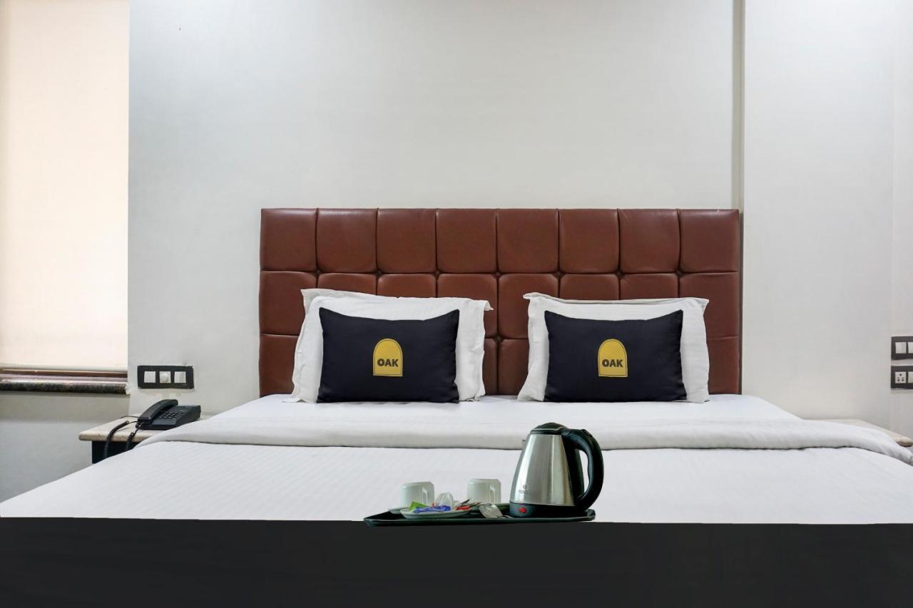 Super Townhouse Oak Sr Hotel Wakad Pune Exterior photo