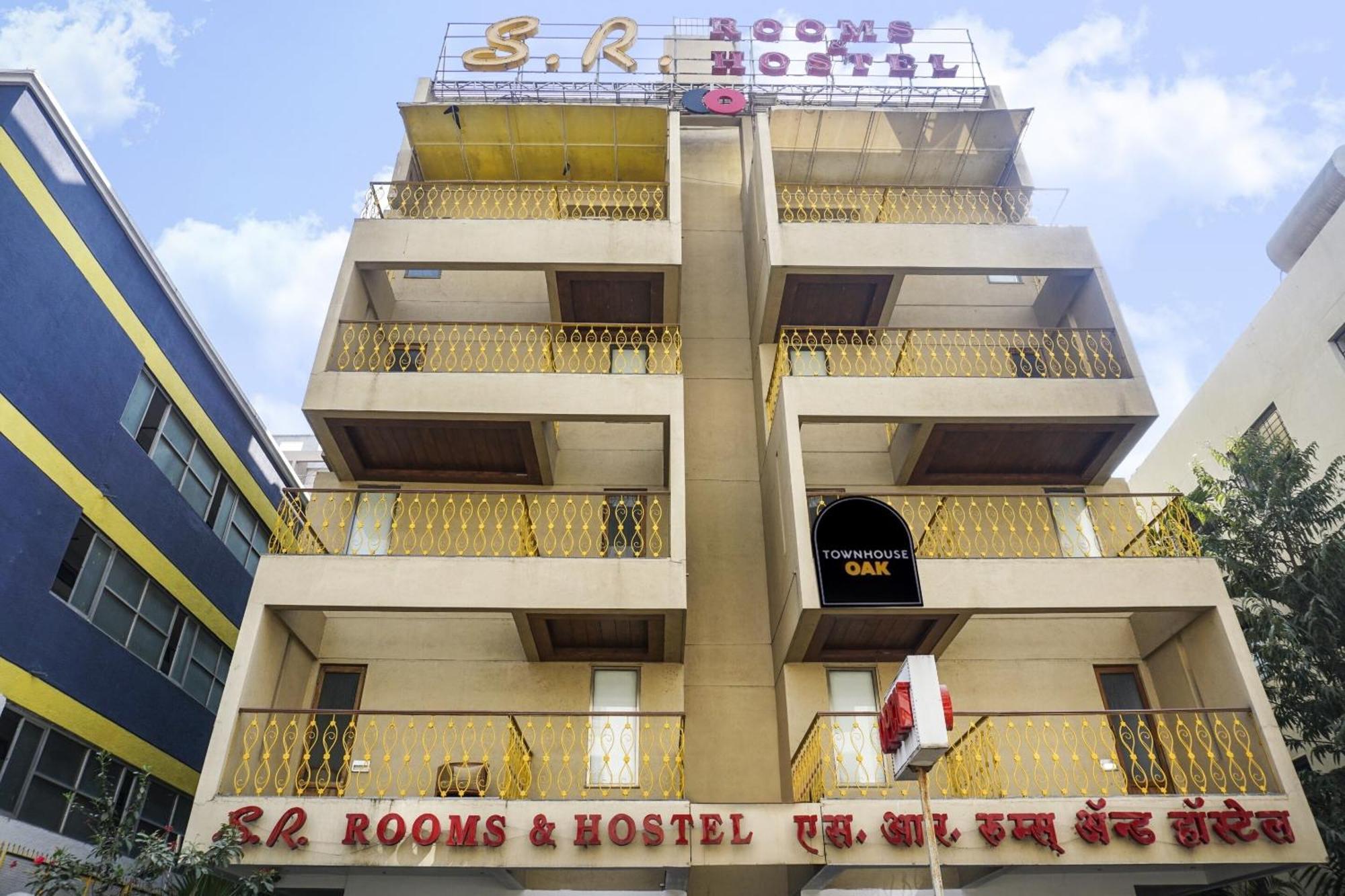 Super Townhouse Oak Sr Hotel Wakad Pune Exterior photo