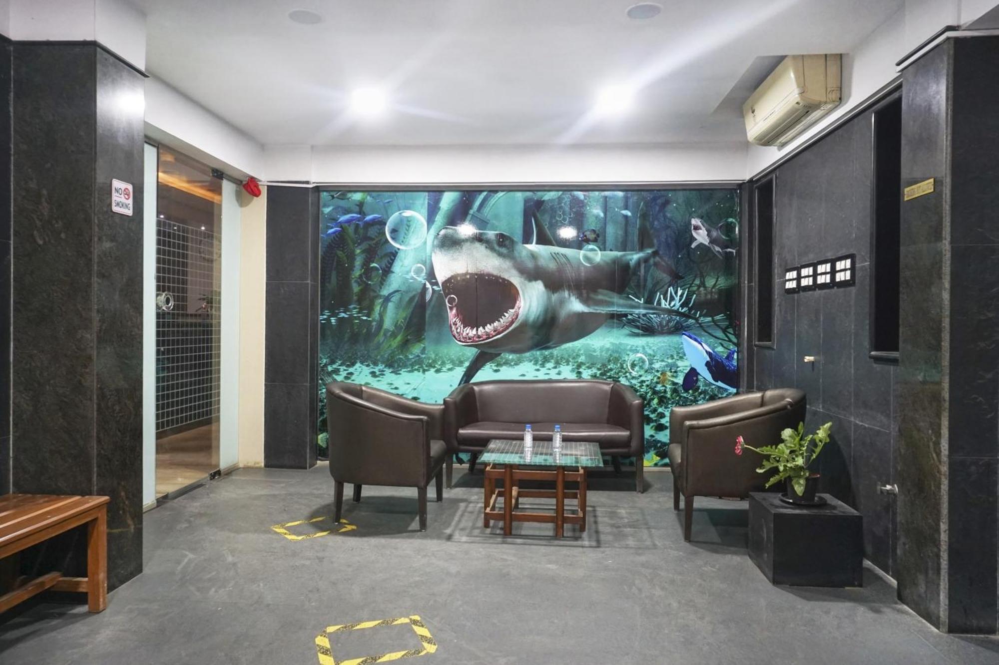 Super Townhouse Oak Sr Hotel Wakad Pune Exterior photo